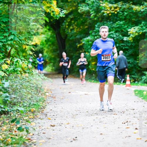 12.10.2025 - Bramfelder Halbmarathon 2025 Dr. Thomas Lammeyer http://msf.ph/oto/9344520 12.10.2025 10:10:53 Laufen 2803 meine-sportfotos.de