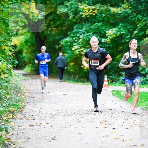 12.10.2025 - Bramfelder Halbmarathon 2025 Dr. Thomas Lammeyer http://msf.ph/oto/9344542 12.10.2025 10:10:59 Laufen 2431, 2955 meine-sportfotos.de