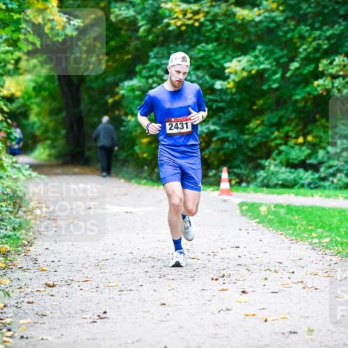 12.10.2025 - Bramfelder Halbmarathon 2025 Dr. Thomas Lammeyer http://msf.ph/oto/9344560 12.10.2025 10:11:02 Laufen 2431 meine-sportfotos.de