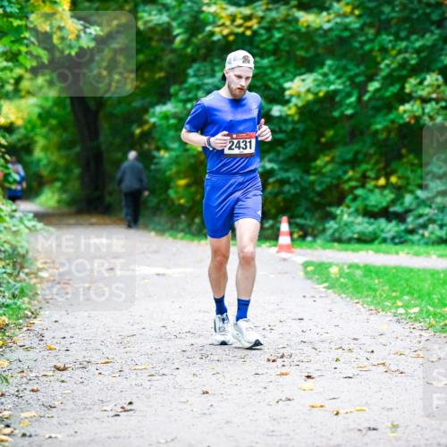12.10.2025 - Bramfelder Halbmarathon 2025 Dr. Thomas Lammeyer http://msf.ph/oto/9344561 12.10.2025 10:11:02 Laufen 2431 meine-sportfotos.de