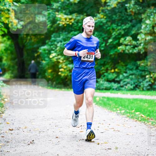 12.10.2025 - Bramfelder Halbmarathon 2025 Dr. Thomas Lammeyer http://msf.ph/oto/9344567 12.10.2025 10:11:03 Laufen 2431 meine-sportfotos.de