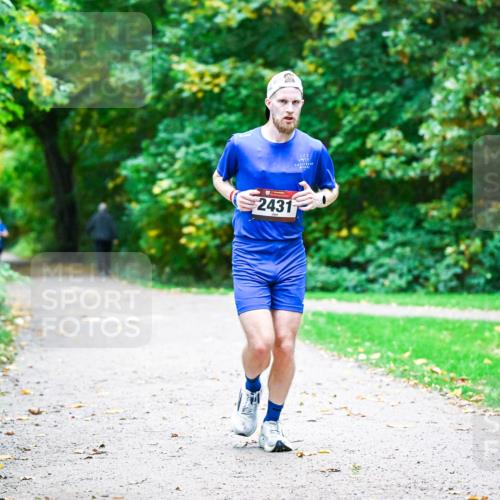 12.10.2025 - Bramfelder Halbmarathon 2025 Dr. Thomas Lammeyer http://msf.ph/oto/9344568 12.10.2025 10:11:03 Laufen 222, 2431 meine-sportfotos.de
