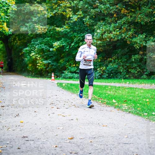 12.10.2025 - Bramfelder Halbmarathon 2025 Dr. Thomas Lammeyer http://msf.ph/oto/9344602 12.10.2025 10:11:15 Laufen 2530 meine-sportfotos.de