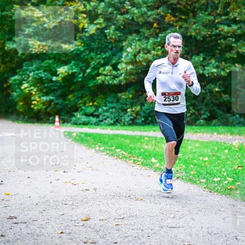 12.10.2025 - Bramfelder Halbmarathon 2025 Dr. Thomas Lammeyer http://msf.ph/oto/9344609 12.10.2025 10:11:16 Laufen 2530 meine-sportfotos.de