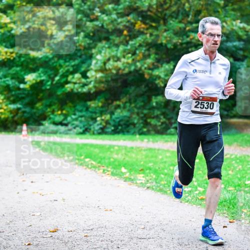 12.10.2025 - Bramfelder Halbmarathon 2025 Dr. Thomas Lammeyer http://msf.ph/oto/9344613 12.10.2025 10:11:17 Laufen 2530 meine-sportfotos.de