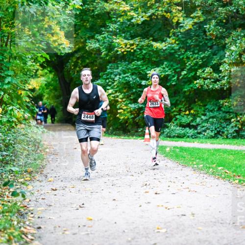 12.10.2025 - Bramfelder Halbmarathon 2025 Dr. Thomas Lammeyer http://msf.ph/oto/9344632 12.10.2025 10:11:26 Laufen 2448, 2633 meine-sportfotos.de