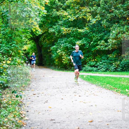 12.10.2025 - Bramfelder Halbmarathon 2025 Dr. Thomas Lammeyer http://msf.ph/oto/9344646 12.10.2025 10:11:29 Laufen  meine-sportfotos.de