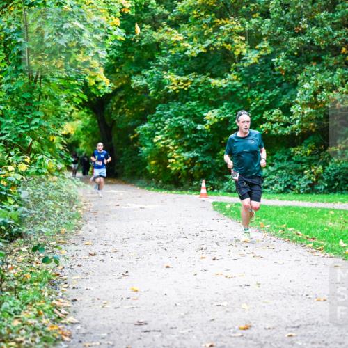 12.10.2025 - Bramfelder Halbmarathon 2025 Dr. Thomas Lammeyer http://msf.ph/oto/9344653 12.10.2025 10:11:30 Laufen 88 meine-sportfotos.de
