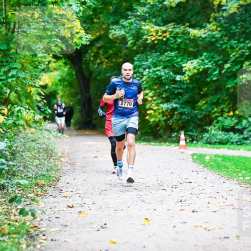 12.10.2025 - Bramfelder Halbmarathon 2025 Dr. Thomas Lammeyer http://msf.ph/oto/9344668 12.10.2025 10:11:35 Laufen 2770 meine-sportfotos.de