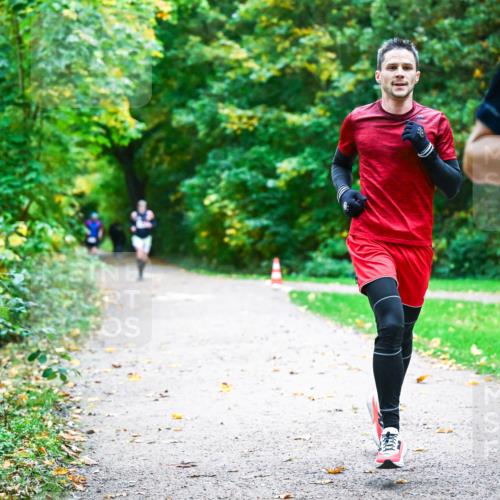 12.10.2025 - Bramfelder Halbmarathon 2025 Dr. Thomas Lammeyer http://msf.ph/oto/9344688 12.10.2025 10:11:38 Laufen 27 meine-sportfotos.de
