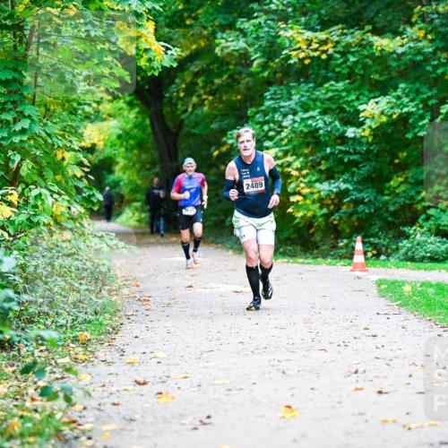 12.10.2025 - Bramfelder Halbmarathon 2025 Dr. Thomas Lammeyer http://msf.ph/oto/9344702 12.10.2025 10:11:42 Laufen 2489 meine-sportfotos.de