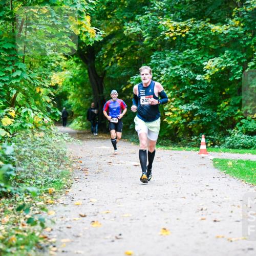 12.10.2025 - Bramfelder Halbmarathon 2025 Dr. Thomas Lammeyer http://msf.ph/oto/9344706 12.10.2025 10:11:42 Laufen 2545, 24 meine-sportfotos.de