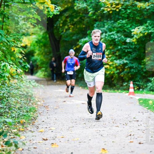 12.10.2025 - Bramfelder Halbmarathon 2025 Dr. Thomas Lammeyer http://msf.ph/oto/9344709 12.10.2025 10:11:43 Laufen 2489 meine-sportfotos.de
