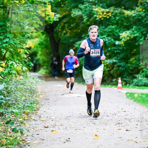 12.10.2025 - Bramfelder Halbmarathon 2025 Dr. Thomas Lammeyer http://msf.ph/oto/9344714 12.10.2025 10:11:43 Laufen 81, 2489 meine-sportfotos.de