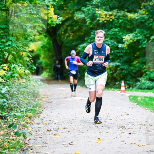 12.10.2025 - Bramfelder Halbmarathon 2025 Dr. Thomas Lammeyer http://msf.ph/oto/9344715 12.10.2025 10:11:43 Laufen 2489 meine-sportfotos.de