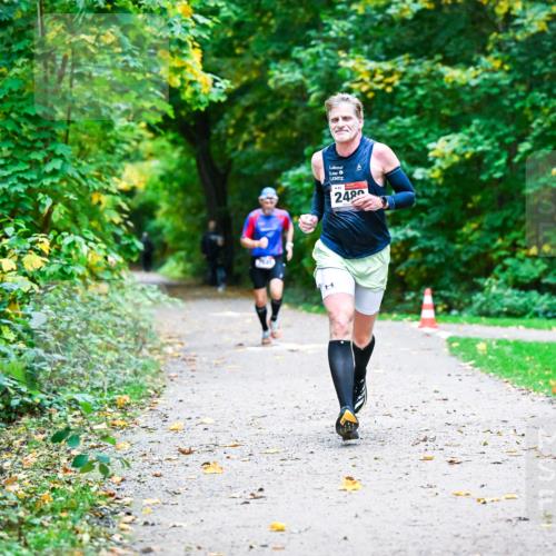 12.10.2025 - Bramfelder Halbmarathon 2025 Dr. Thomas Lammeyer http://msf.ph/oto/9344717 12.10.2025 10:11:44 Laufen 2480 meine-sportfotos.de