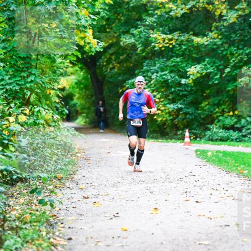 12.10.2025 - Bramfelder Halbmarathon 2025 Dr. Thomas Lammeyer http://msf.ph/oto/9344720 12.10.2025 10:11:46 Laufen 2545 meine-sportfotos.de