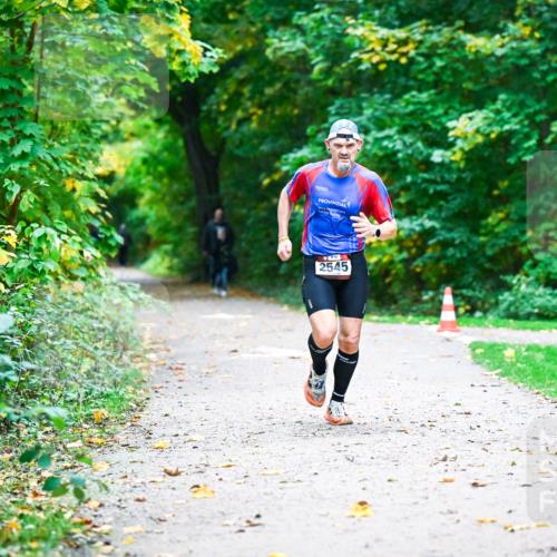 12.10.2025 - Bramfelder Halbmarathon 2025 Dr. Thomas Lammeyer http://msf.ph/oto/9344725 12.10.2025 10:11:47 Laufen 2545 meine-sportfotos.de