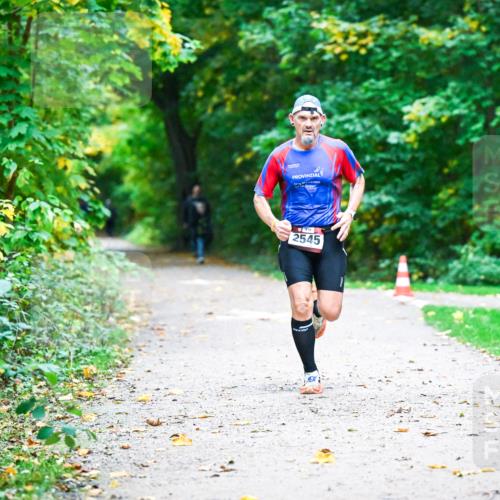 12.10.2025 - Bramfelder Halbmarathon 2025 Dr. Thomas Lammeyer http://msf.ph/oto/9344727 12.10.2025 10:11:47 Laufen 38, 2545 meine-sportfotos.de