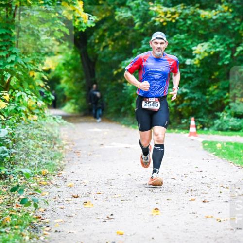12.10.2025 - Bramfelder Halbmarathon 2025 Dr. Thomas Lammeyer http://msf.ph/oto/9344729 12.10.2025 10:11:47 Laufen 2545 meine-sportfotos.de