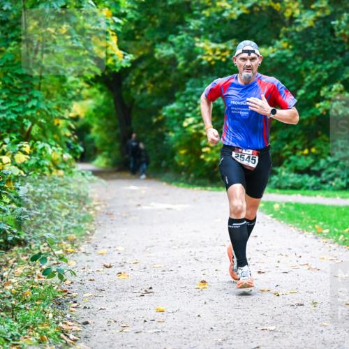 12.10.2025 - Bramfelder Halbmarathon 2025 Dr. Thomas Lammeyer http://msf.ph/oto/9344736 12.10.2025 10:11:48 Laufen 2545 meine-sportfotos.de