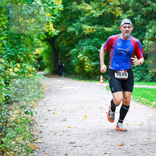 12.10.2025 - Bramfelder Halbmarathon 2025 Dr. Thomas Lammeyer http://msf.ph/oto/9344740 12.10.2025 10:11:49 Laufen 18, 2545 meine-sportfotos.de