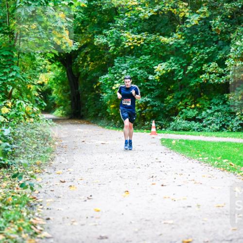 12.10.2025 - Bramfelder Halbmarathon 2025 Dr. Thomas Lammeyer http://msf.ph/oto/9344772 12.10.2025 10:12:24 Laufen 2496 meine-sportfotos.de