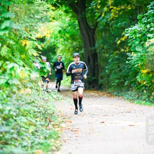 12.10.2025 - Bramfelder Halbmarathon 2025 Dr. Thomas Lammeyer http://msf.ph/oto/9344798 12.10.2025 10:12:36 Laufen 3, 2878 meine-sportfotos.de