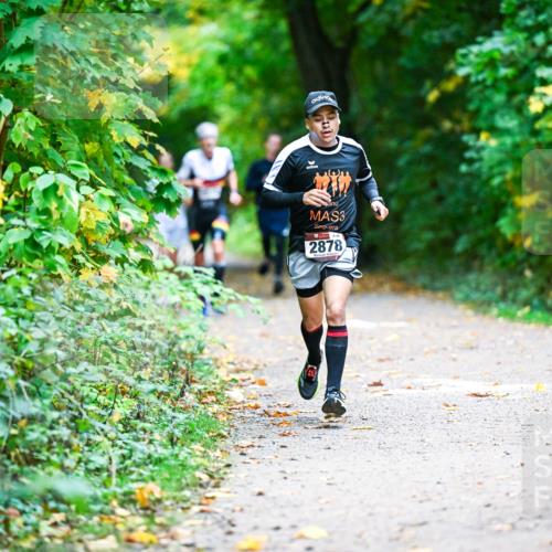 12.10.2025 - Bramfelder Halbmarathon 2025 Dr. Thomas Lammeyer http://msf.ph/oto/9344818 12.10.2025 10:12:39 Laufen 3, 2878 meine-sportfotos.de