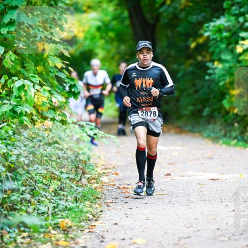 12.10.2025 - Bramfelder Halbmarathon 2025 Dr. Thomas Lammeyer http://msf.ph/oto/9344820 12.10.2025 10:12:39 Laufen 3, 2878 meine-sportfotos.de