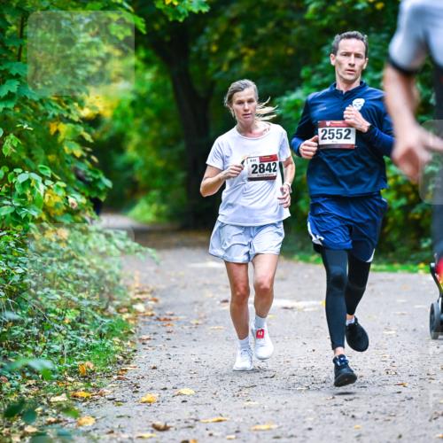 12.10.2025 - Bramfelder Halbmarathon 2025 Dr. Thomas Lammeyer http://msf.ph/oto/9344859 12.10.2025 10:12:48 Laufen 61, 2842, 2552, 2618 meine-sportfotos.de