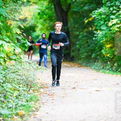 12.10.2025 - Bramfelder Halbmarathon 2025 Dr. Thomas Lammeyer http://msf.ph/oto/9344872 12.10.2025 10:12:56 Laufen 2961 meine-sportfotos.de