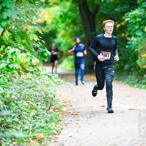 12.10.2025 - Bramfelder Halbmarathon 2025 Dr. Thomas Lammeyer http://msf.ph/oto/9344881 12.10.2025 10:12:57 Laufen 2961 meine-sportfotos.de