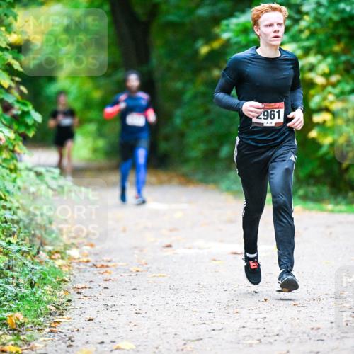 12.10.2025 - Bramfelder Halbmarathon 2025 Dr. Thomas Lammeyer http://msf.ph/oto/9344891 12.10.2025 10:12:59 Laufen 2961, 70 meine-sportfotos.de