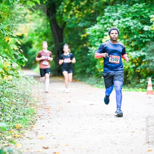 12.10.2025 - Bramfelder Halbmarathon 2025 Dr. Thomas Lammeyer http://msf.ph/oto/9344904 12.10.2025 10:13:04 Laufen 10, 2502 meine-sportfotos.de