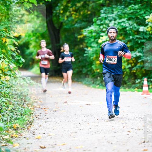 12.10.2025 - Bramfelder Halbmarathon 2025 Dr. Thomas Lammeyer http://msf.ph/oto/9344906 12.10.2025 10:13:04 Laufen 2502 meine-sportfotos.de
