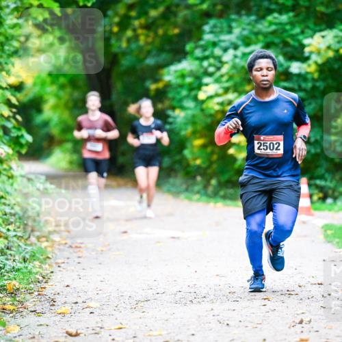 12.10.2025 - Bramfelder Halbmarathon 2025 Dr. Thomas Lammeyer http://msf.ph/oto/9344912 12.10.2025 10:13:05 Laufen 2502 meine-sportfotos.de