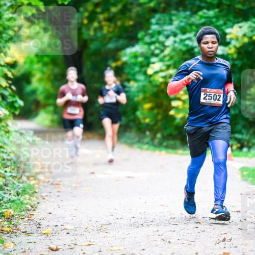 12.10.2025 - Bramfelder Halbmarathon 2025 Dr. Thomas Lammeyer http://msf.ph/oto/9344913 12.10.2025 10:13:05 Laufen 2502 meine-sportfotos.de