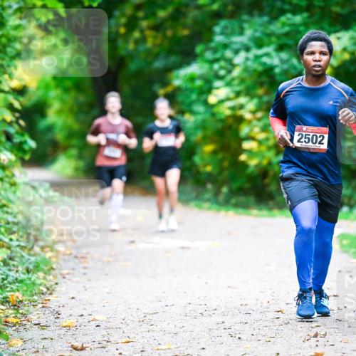 12.10.2025 - Bramfelder Halbmarathon 2025 Dr. Thomas Lammeyer http://msf.ph/oto/9344915 12.10.2025 10:13:05 Laufen 2502 meine-sportfotos.de