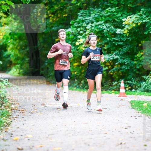 12.10.2025 - Bramfelder Halbmarathon 2025 Dr. Thomas Lammeyer http://msf.ph/oto/9344917 12.10.2025 10:13:08 Laufen 2701, 2881 meine-sportfotos.de