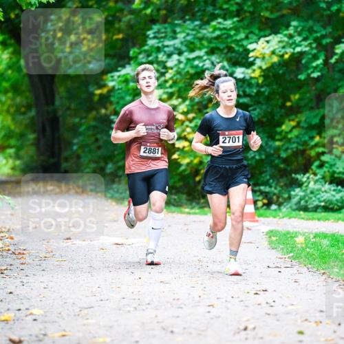 12.10.2025 - Bramfelder Halbmarathon 2025 Dr. Thomas Lammeyer http://msf.ph/oto/9344923 12.10.2025 10:13:08 Laufen 2881, 2701 meine-sportfotos.de