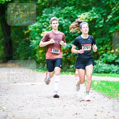 12.10.2025 - Bramfelder Halbmarathon 2025 Dr. Thomas Lammeyer http://msf.ph/oto/9344928 12.10.2025 10:13:09 Laufen 2881, 2701 meine-sportfotos.de
