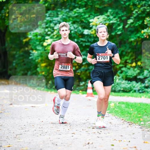 12.10.2025 - Bramfelder Halbmarathon 2025 Dr. Thomas Lammeyer http://msf.ph/oto/9344929 12.10.2025 10:13:09 Laufen 2881, 2701 meine-sportfotos.de