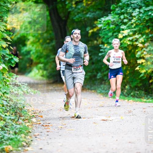 12.10.2025 - Bramfelder Halbmarathon 2025 Dr. Thomas Lammeyer http://msf.ph/oto/9344965 12.10.2025 10:13:28 Laufen 2985 meine-sportfotos.de