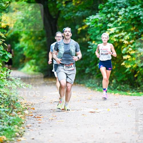 12.10.2025 - Bramfelder Halbmarathon 2025 Dr. Thomas Lammeyer http://msf.ph/oto/9344966 12.10.2025 10:13:28 Laufen 2954, 2985 meine-sportfotos.de