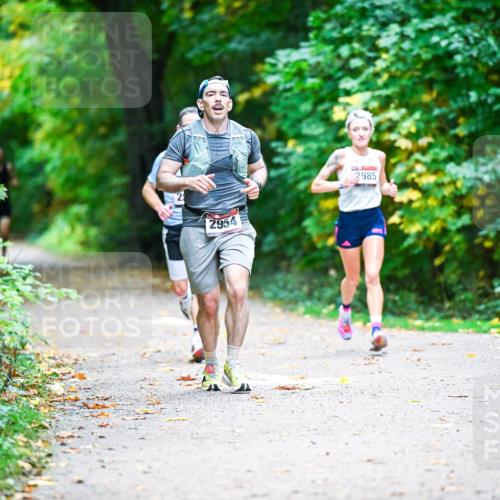 12.10.2025 - Bramfelder Halbmarathon 2025 Dr. Thomas Lammeyer http://msf.ph/oto/9344969 12.10.2025 10:13:28 Laufen 2954, 2985 meine-sportfotos.de