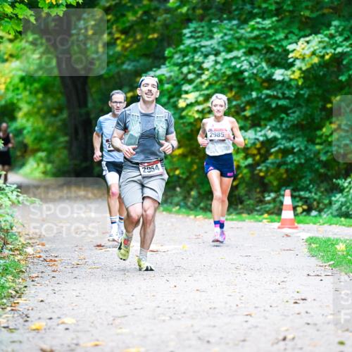 12.10.2025 - Bramfelder Halbmarathon 2025 Dr. Thomas Lammeyer http://msf.ph/oto/9344976 12.10.2025 10:13:29 Laufen 2954, 2985 meine-sportfotos.de