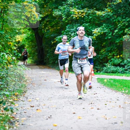 12.10.2025 - Bramfelder Halbmarathon 2025 Dr. Thomas Lammeyer http://msf.ph/oto/9344989 12.10.2025 10:13:31 Laufen 2984, 2954 meine-sportfotos.de