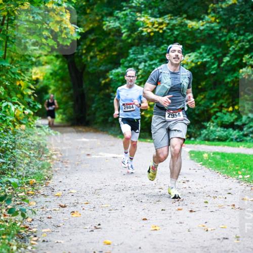 12.10.2025 - Bramfelder Halbmarathon 2025 Dr. Thomas Lammeyer http://msf.ph/oto/9344991 12.10.2025 10:13:31 Laufen 2984, 2954 meine-sportfotos.de