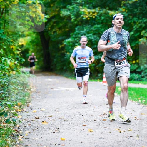 12.10.2025 - Bramfelder Halbmarathon 2025 Dr. Thomas Lammeyer http://msf.ph/oto/9344995 12.10.2025 10:13:32 Laufen 2984, 2954 meine-sportfotos.de
